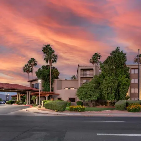 Best Western Plus Scottsdale Thunderbird Suites