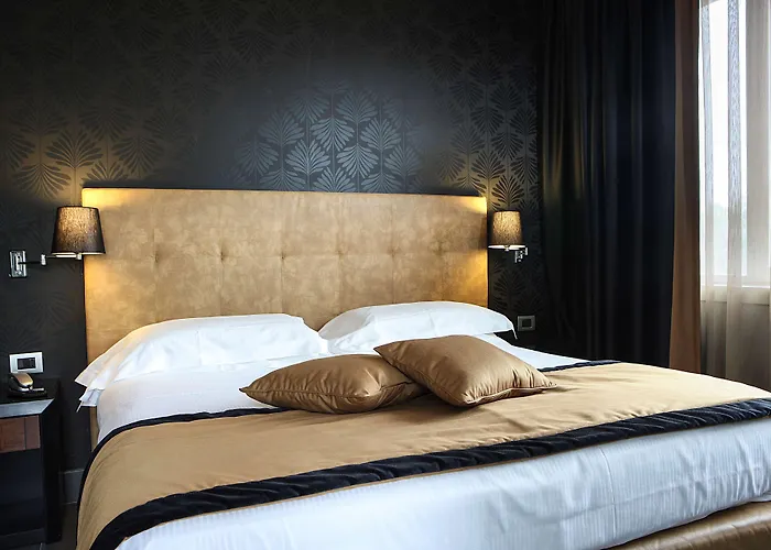 Western Thunderbird Hotel 3*