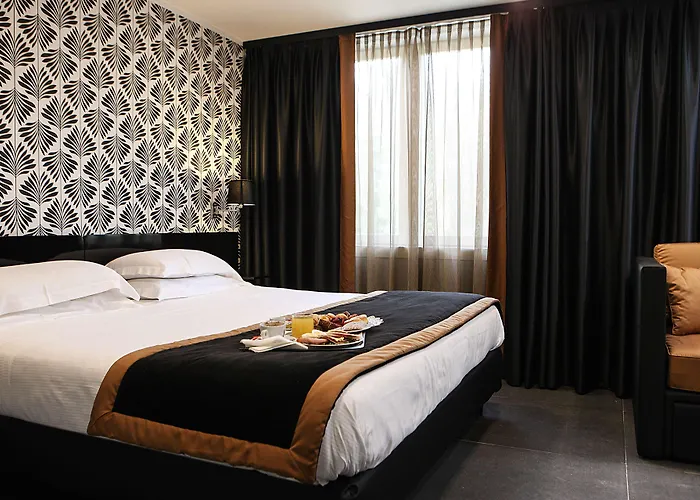 Western Thunderbird 3* Scottsdale