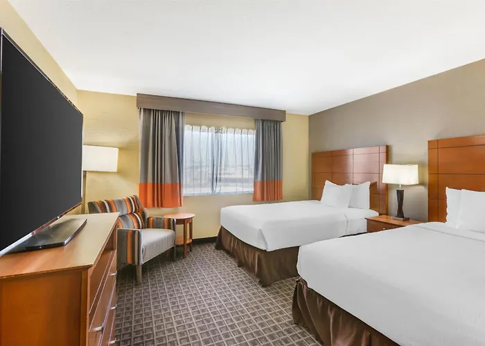 Western Thunderbird 3* Scottsdale