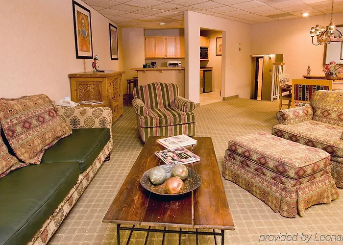 Western Thunderbird Hotel 3*