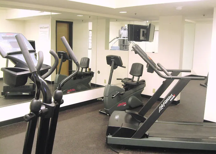 Western Thunderbird Hotel 3*