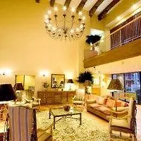 Western Thunderbird Hotel
